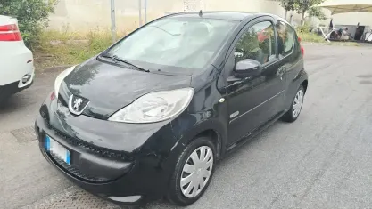 Usata Peugeot 107 68 CV (50 kW) 2009 Nero Utilitaria
