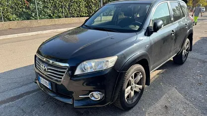 Usata Toyota RAV4 150 CV (110 kW) 2010 SUV