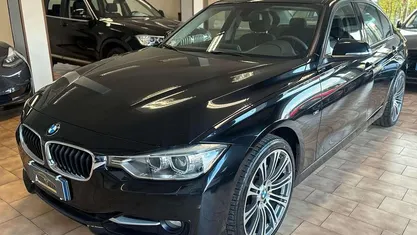 Nero Usata 2012 BMW 318 Sport Line Tre volumi | 9900 € (Buon prezzo)
