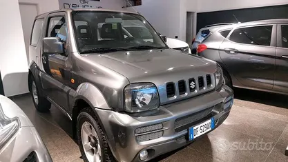 Usata Suzuki Jimny 86 CV (63 kW) 2006 Grigio SUV
