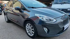 Grigio Usata 2018 Ford Fiesta Titanium Tre volumi | 9900 € (Buon prezzo)