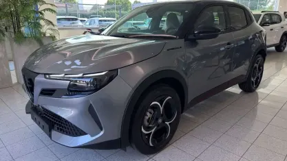 Nuova Alfa Romeo GT Junior Edizione Speciale 136 CV (100 kW) 2026 Grigio metallizzato SUV