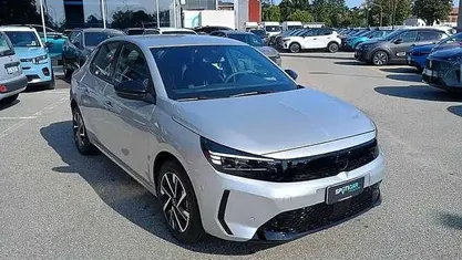 Argento Nuova 2025 Opel Corsa Due volumi | 17.350 € (Buon prezzo)