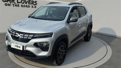 Usata Dacia Spring Comfort 33 kW (45 CV) 2023 Grigio chiaro Utilitaria