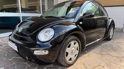 Usata VW New Beetle 102 CV (75 kW) 2002 Nero Utilitaria