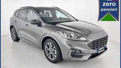 Grigio Usata 2024 Ford Kuga ST-Line SUV | 23.900 € (Buon prezzo)