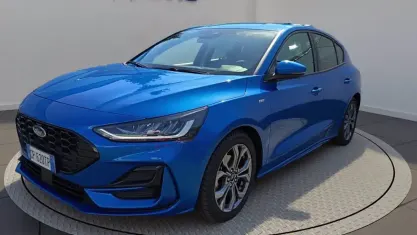 Usata Ford Focus ST-Line 116 CV (85 kW) 2023 Desert island blue Berlina