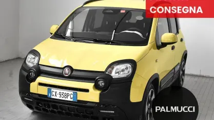 Usata Fiat Panda Cross Cross 70 CV (51 kW) 2025 Giallo Utilitaria