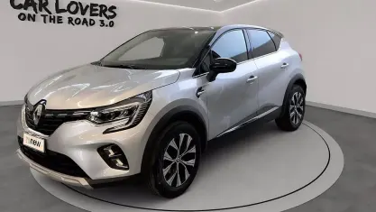 Usata Renault Captur Techno 140 CV (102 kW) 2023 Grigio chiaro SUV