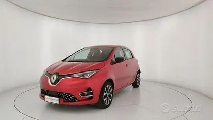 Usata Renault Zoe Evolution 100 kW (136 CV) 2023 Rosso Utilitaria