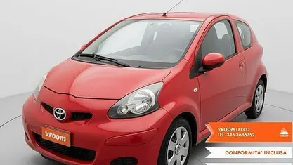 Usata Toyota Aygo 69 CV (50 kW) 2007 Rosso Utilitaria