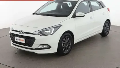 Usata Hyundai i20 Blackline 85 CV (62 kW) 2017 Bianco Berlina