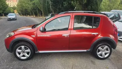 Usata Dacia Sandero Stepway 84 CV (61 kW) 2011 Rosso Berlina