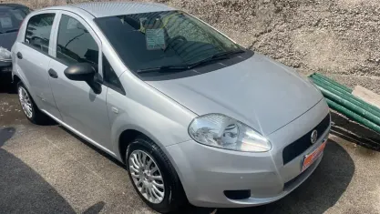 Usata Fiat Grande Punto 75 CV (55 kW) 2012 Grigio Utilitaria