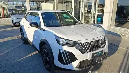 Usata Peugeot 2008 Allure 145 CV (106 kW) 2025 SUV