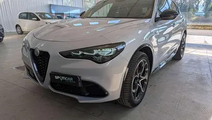 Usata Alfa Romeo Stelvio Veloce 209 CV (153 kW) 2025 Grigio SUV