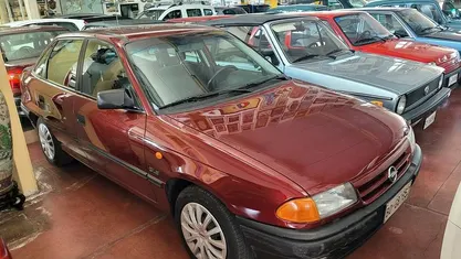 Usata Opel Astra 60 CV (44 kW) 1993 Berlina