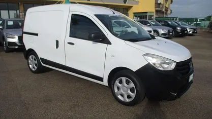 Usata Dacia Dokker 90 CV (66 kW) 2017 Monovolume
