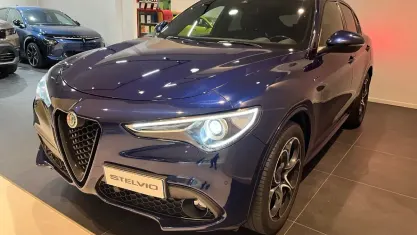 Usata Alfa Romeo Stelvio 209 CV (153 kW) 2021 Bluazzurro SUV