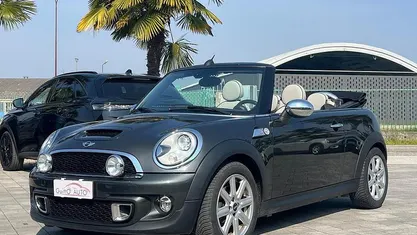 Usata Mini Cooper SD Cabriolet Hype 170 CV (125 kW) 2015 Cabrio