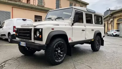 Usata Land Rover Defender 122 CV (89 kW) 2009 Bianco Station wagon