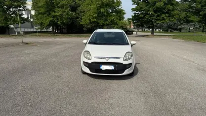 Usata Fiat Punto Evo Dynamic 77 CV (56 kW) 2011 Bianco Utilitaria
