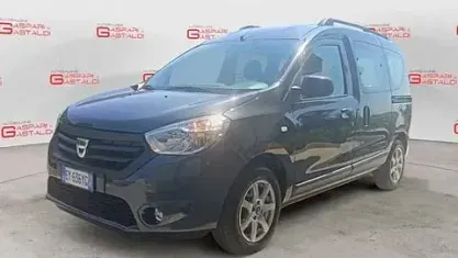 Usata Dacia Dokker Lauréate 90 CV (66 kW) 2015 Grigio Monovolume