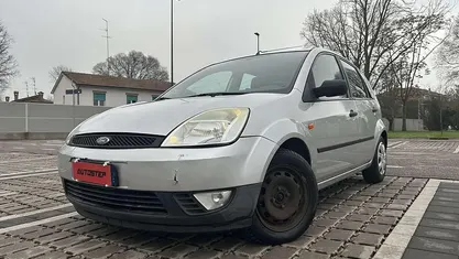 Usata Ford Fiesta Ambiente 75 CV (55 kW) 2005 Utilitaria