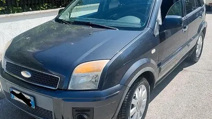 Usata Ford Fusion 68 CV (50 kW) 2010 Grigio Utilitaria