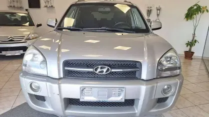 Usata Hyundai Tucson Active 141 CV (103 kW) 2007 Argento SUV