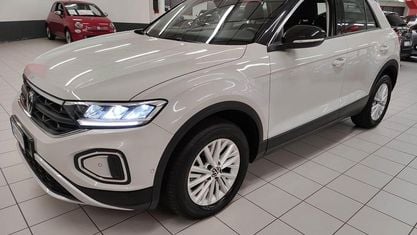 Używany VW T-Roc Life 150 KM (110 kW) 2022 Beżowy SUV