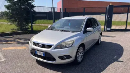 Usata Ford Focus 110 CV (80 kW) 2008 Grigio Berlina