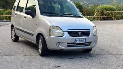 Usata Suzuki Wagon R+ 76 CV (55 kW) 2005 Argento Monovolume