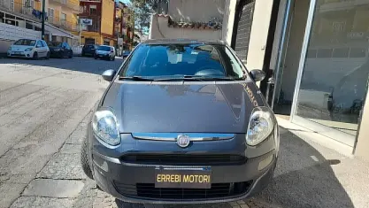 Usata Fiat Punto Dynamic 95 CV (69 kW) 2011 Grigio Utilitaria