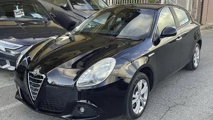 Nero Usata 2011 Alfa Romeo Giulietta Distinctive Tre volumi | 5500 € (Buon prezzo)