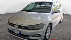 Argento Usata 2019 VW Polo Comfortline Tre volumi | 14.500 € (Buon prezzo)