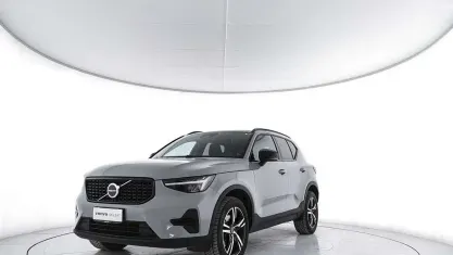 Usata Volvo XC40 Plus 163 CV (119 kW) 2023 Grigio SUV