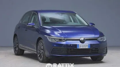 Blu Usata 2024 VW Golf VIII Life Tre volumi | 26.434 € (Cara)