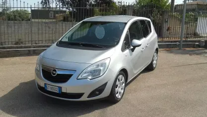 Usata Opel Meriva 110 CV (80 kW) 2013 Grigio Monovolume