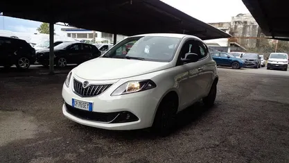 Usata 2023 Lancia Ypsilon Gold Due volumi | 12.900 € (Buon prezzo)