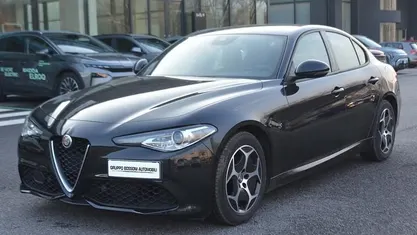 Nero Usata 2022 Alfa Romeo Giulia Business Tre volumi | 26.900 € (Super prezzo)