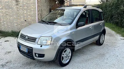 Usata 2005 Fiat Panda 4x4 Climbing Due volumi | 4900 € (Buon prezzo)