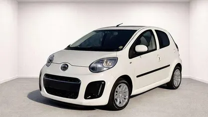 Bianco Usata 2013 Citroën C1 Seduction Due volumi | 5700 € (Buon prezzo)