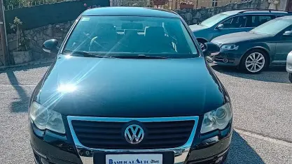 Usata VW Passat Sportline 140 CV (102 kW) 2005 Nero Berlina