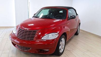 Second-hand Chrysler PT Cruiser Limited 143 CP (105 kW) 2005 Roșu Cabrio