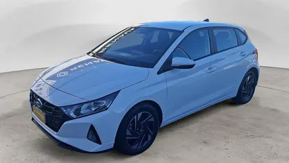 Bianco Usata 2023 Hyundai i20 Due volumi | 14.500 € (Buon prezzo)