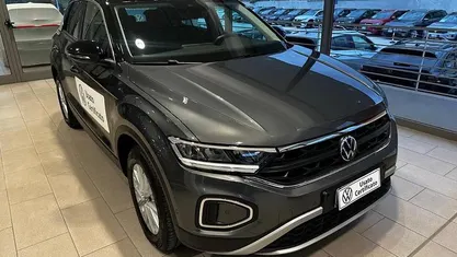 Grigio Usata 2023 VW T-Roc Life SUV | 28.500 € (Buon prezzo)
