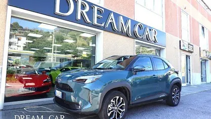 Usata Toyota Yaris Hybrid Trend 92 CV (67 kW) 2025 Verde pastello