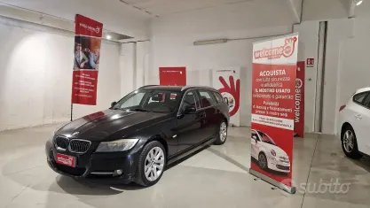 Usata BMW 318 Comfort Edition 143 CV (105 kW) 2012 Nero Station wagon