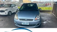 Blu/azzurro Usata 2007 Ford Fiesta Ghia Due volumi | 1499 € (Ottimo prezzo)